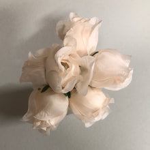 Load image into Gallery viewer, Flower Bunch of Rose Buds (6) Pale Peach Code 70