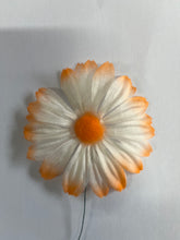 Load image into Gallery viewer, Flower Daisy White/Orange Tips Code 37T