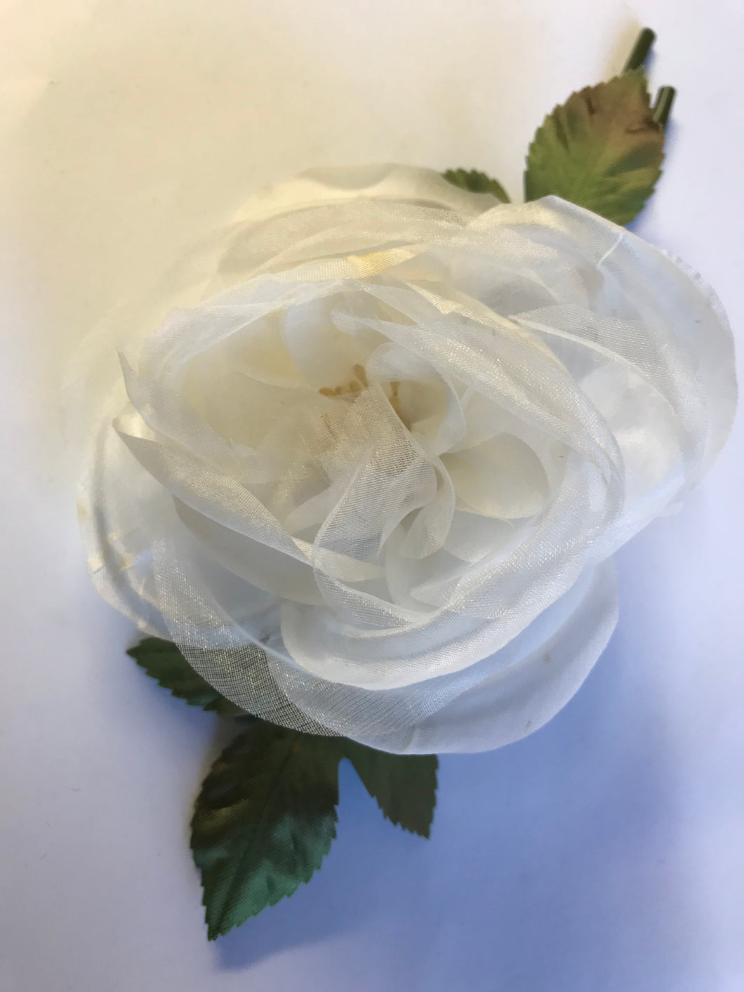 Flower Soft Rose - White/Green Leaves Code 10