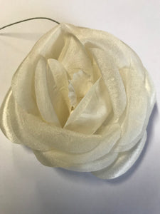 Flower Rose White Medium Code 33