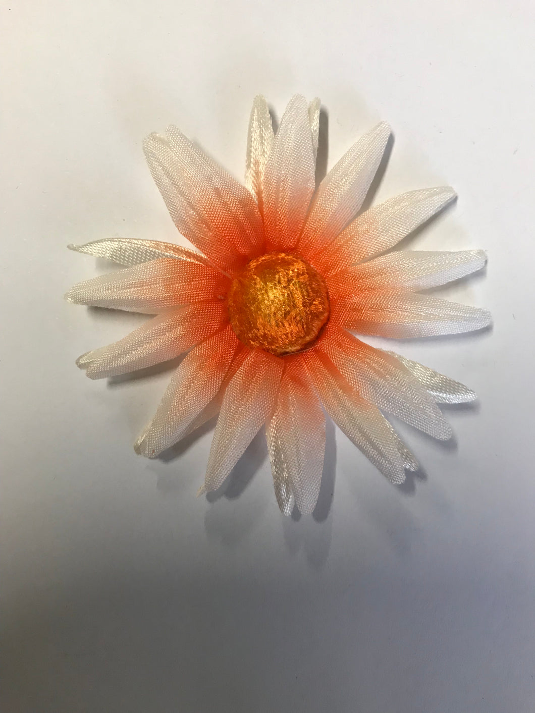 Flower Daisy White/Orange Code 37