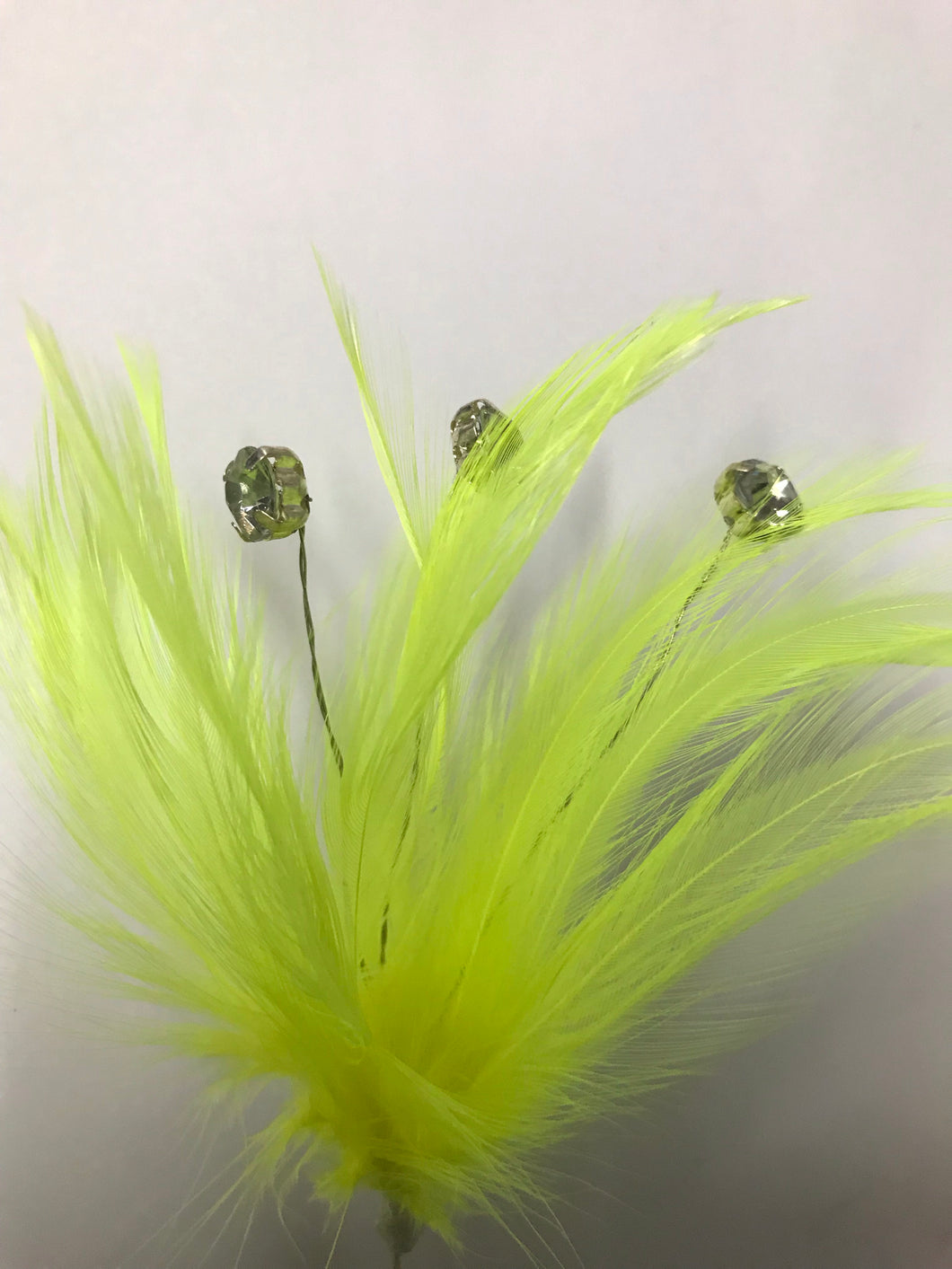 Feather Flower Diamontee Centre FBN610 Neon