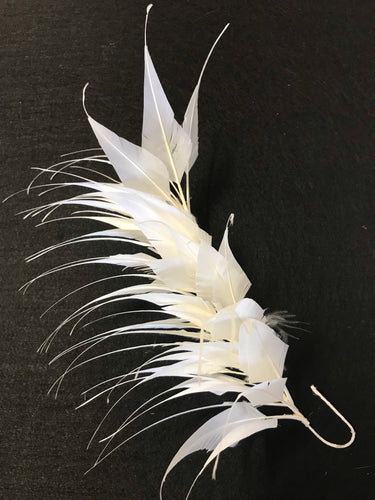 Feather Mount Spike White Code F201501