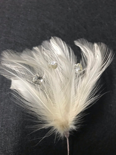 Feather Flower Diamontee Centre FBN610 Cream