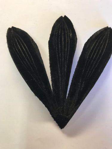 Vintage 3 Leaf Velvet Black